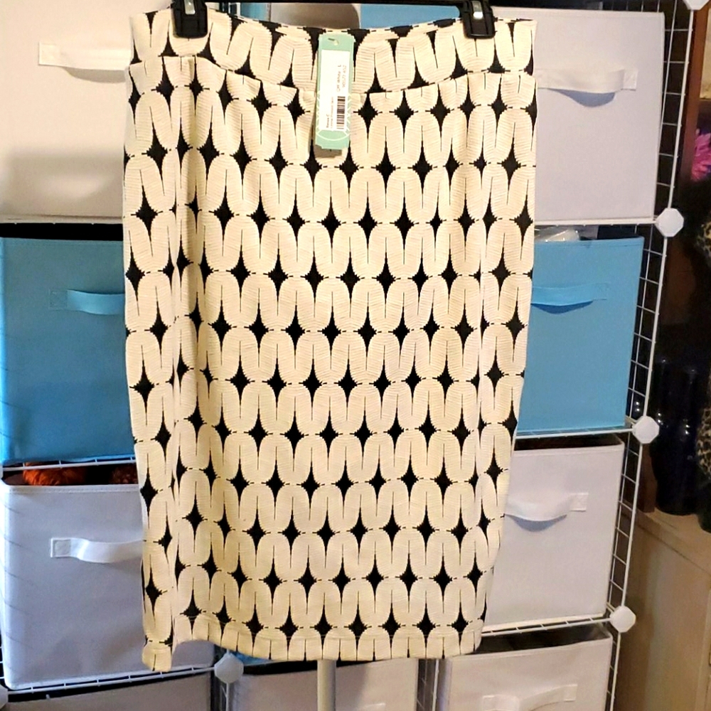NWT Renee C Lena printed shirt